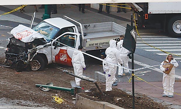 Truck driver kills eight in New York - Altoona Mirror